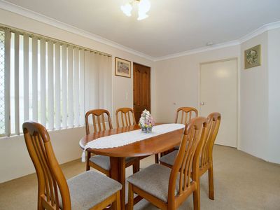 8 Maitland Cl, Cooloongup