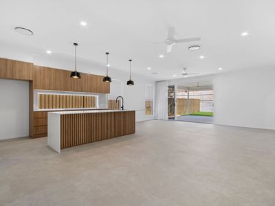 22 Garnet Court, Chambers Flat