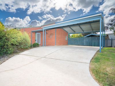 11 KIEWA VALLEY COURT , Tangambalanga