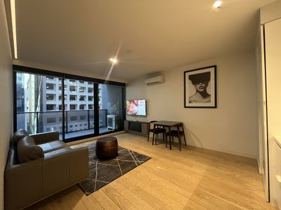 305 / 442 Elizabeth Street, Melbourne