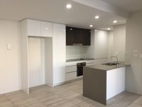 704  8 Hunt Street, Hamilton