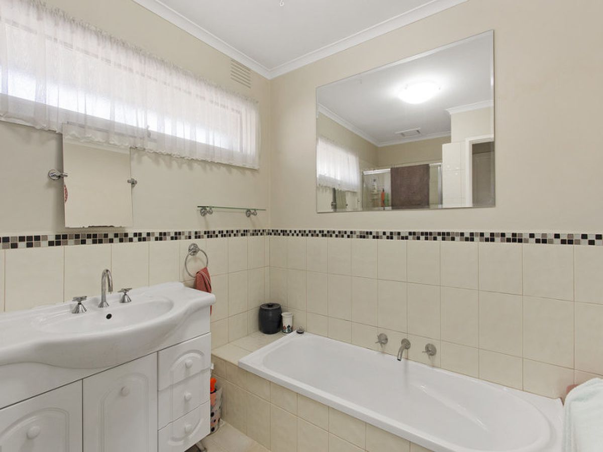 19 DORSET ROAD, Dandenong North