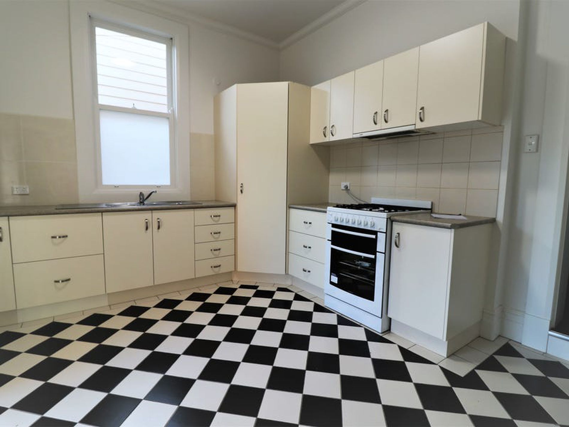 36 Station St, Seymour