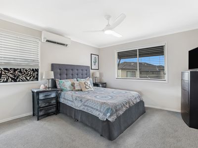 52 / 74 Universal Street, Pacific Pines