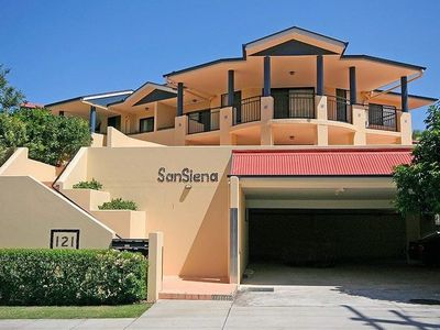 8 / 121 Sir Fred Schonell Drive, St Lucia