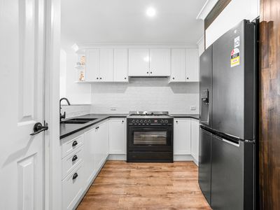 24 MANLY CRESCENT, Warnbro