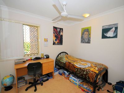 11 FAYE AVENUE, Scarness