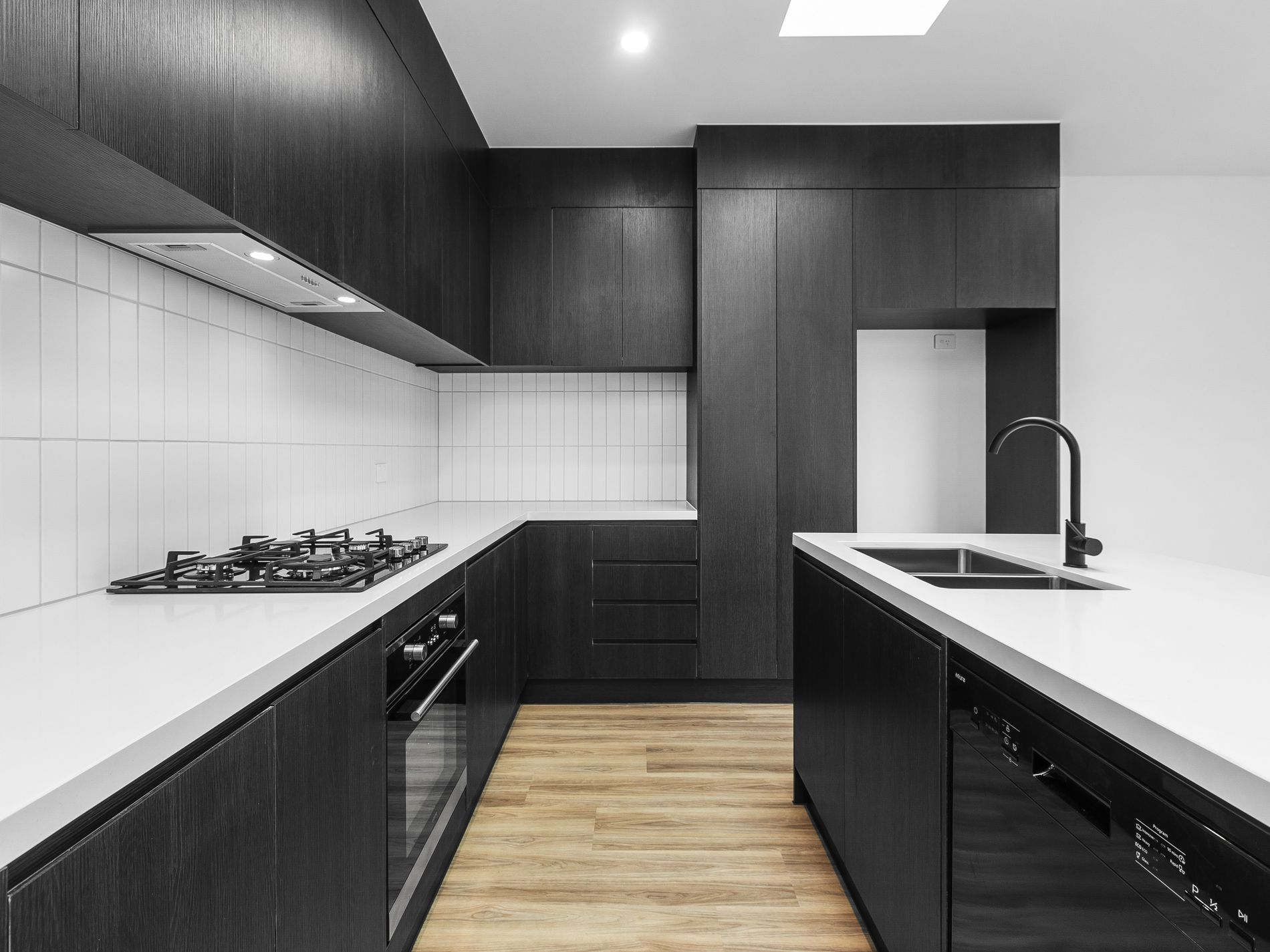 4 / 252 Queen Street, Altona