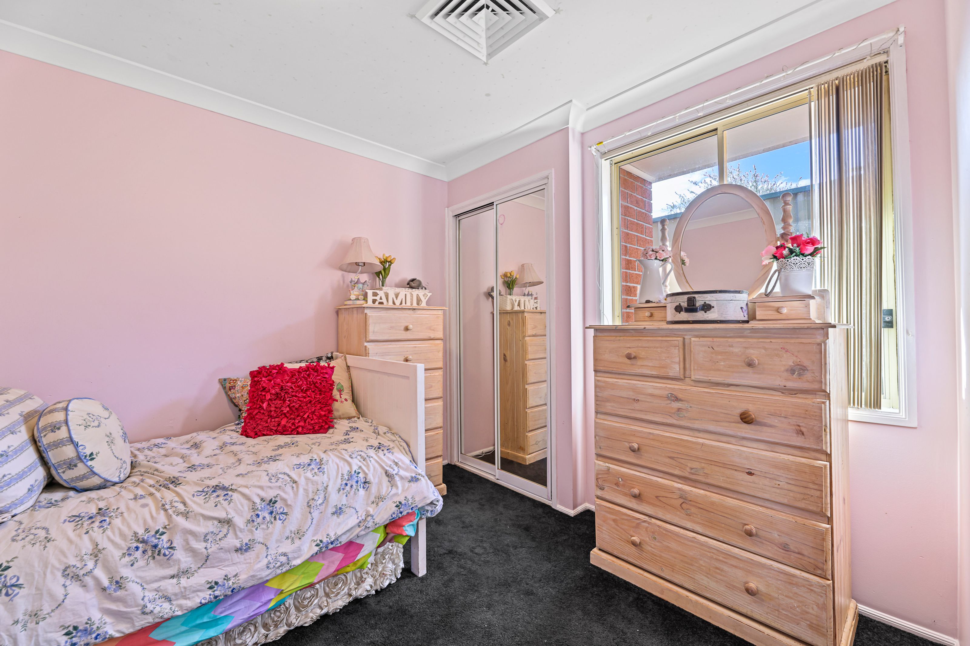 13 Ormonde Close, GLENMORE PARK