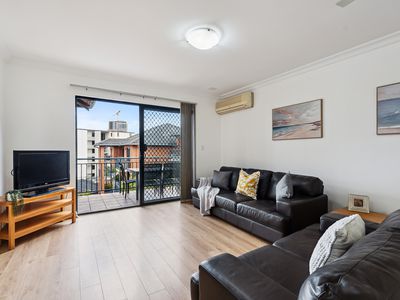 22 / 7 Bronte Street, East Perth