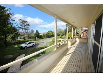 1 Emblen Street, Eden