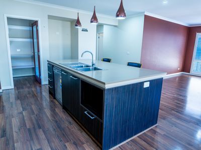 17 Lancewood Road, Manor Lakes