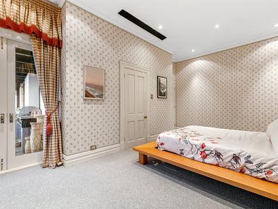 25 / 4 Crawley Avenue, Crawley