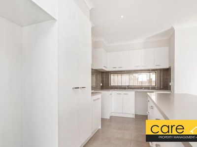 5 Waltzing Drive, Lynbrook