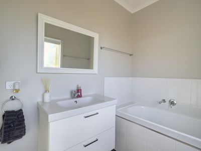 4 Rebecca Street, Wellington East