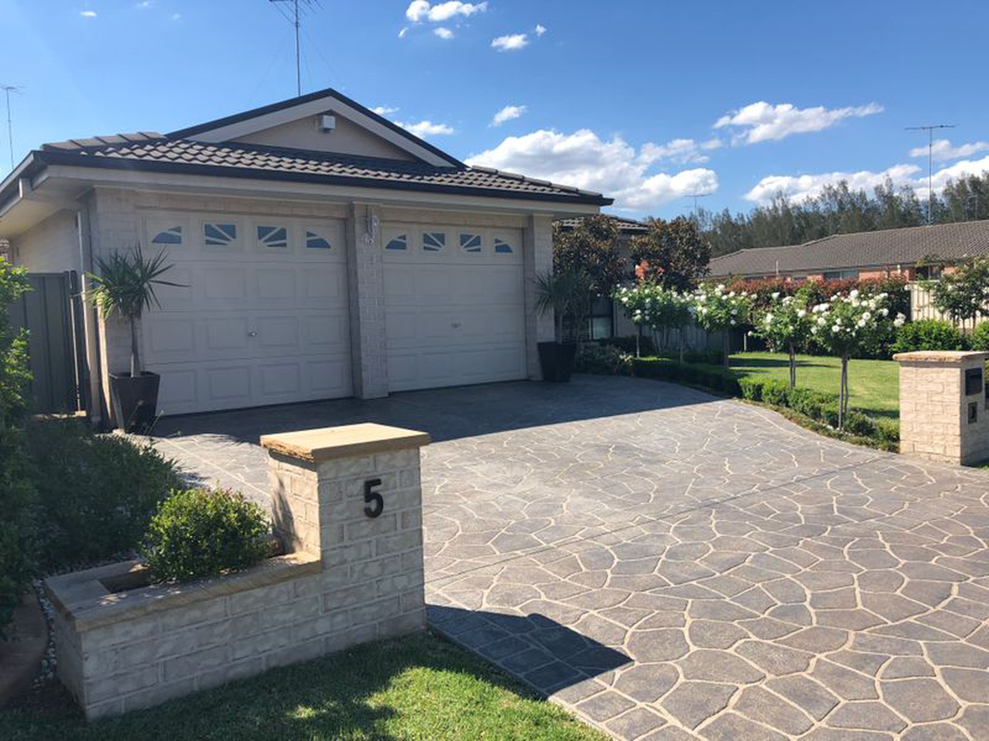 5 Talara Avenue, GLENMORE PARK