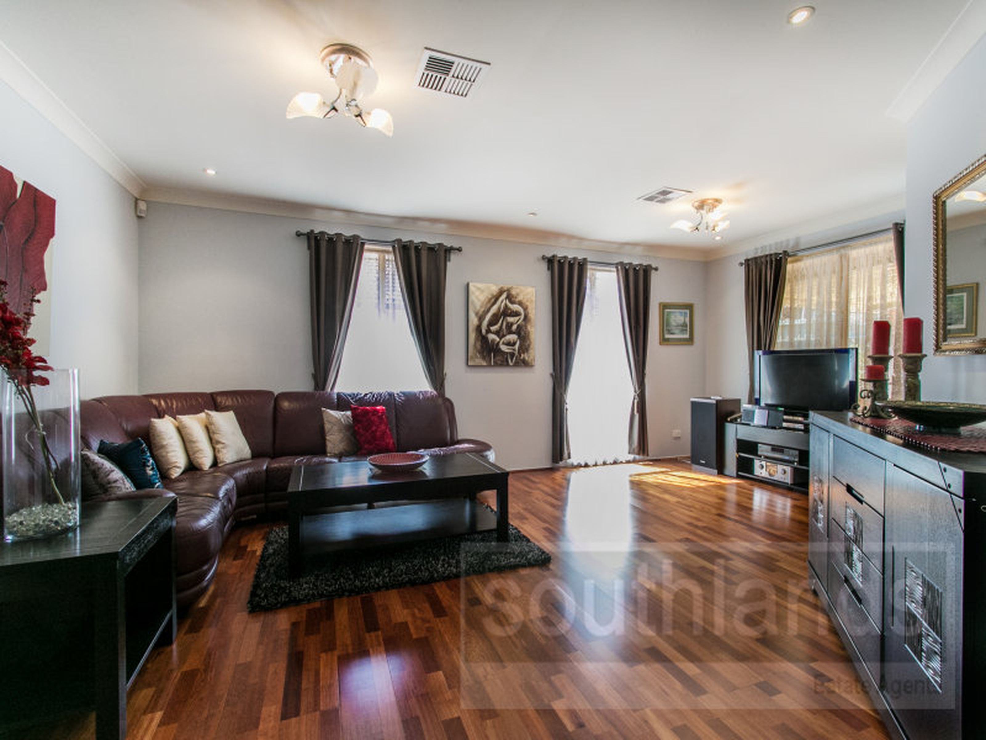 18 Sunbird Terrace, GLENMORE PARK