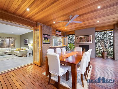 14 Mountainview Boulevard, Cranbourne North