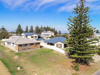 16 Chambers Street , Beachport