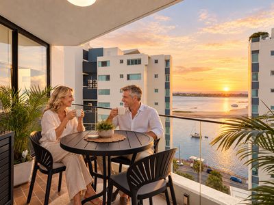 1402 / 41 Labrador Street, Labrador