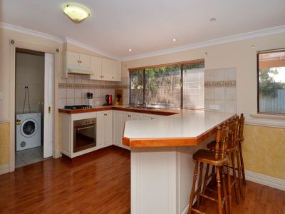 12 Holroyd Way, Boulder