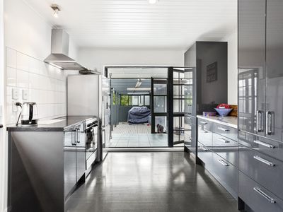 276 Sturges Road, Henderson