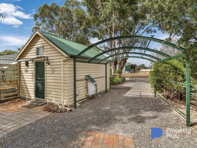 28 Calder Highway, Wedderburn