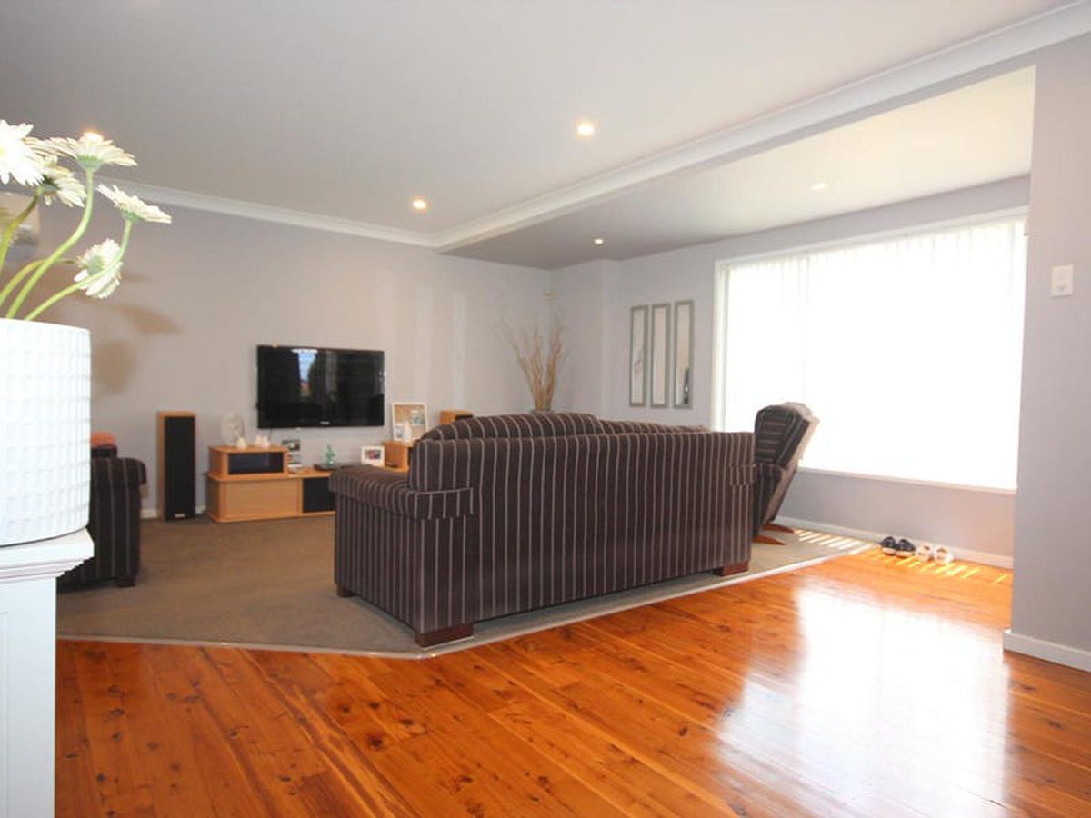 6 Clemenceau Crescent, Tanilba Bay, Tanilba Bay - Thumbnail 3