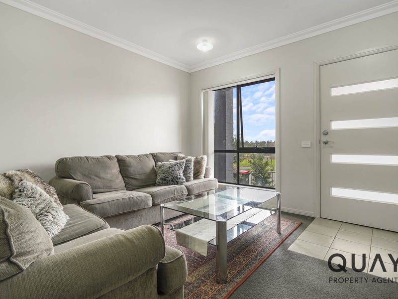 27 Bishop Crescent, Bonnyrigg