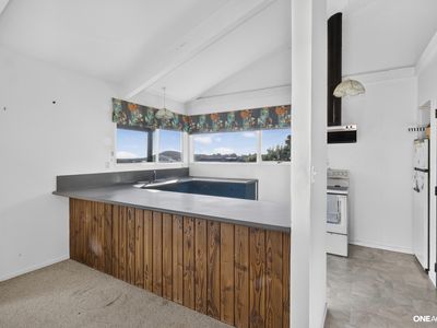 129 Gloaming Hill, Titahi Bay