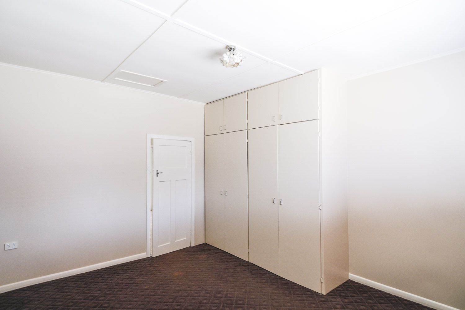 2 Bradshaw Street, Horsham