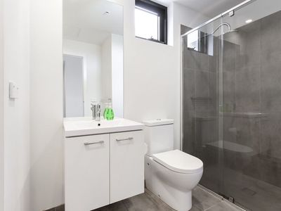 214 / 10 Clinch Avenue, Preston
