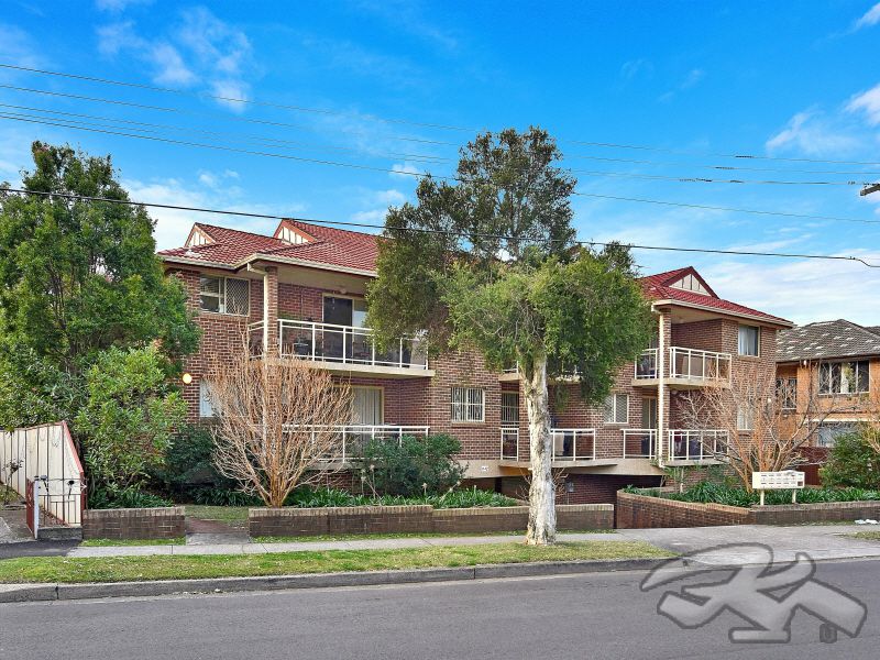 9 / 11 North Parade, Campsie