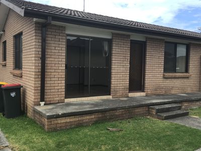 2 / 1 Gipps Crescent, Barrack Heights