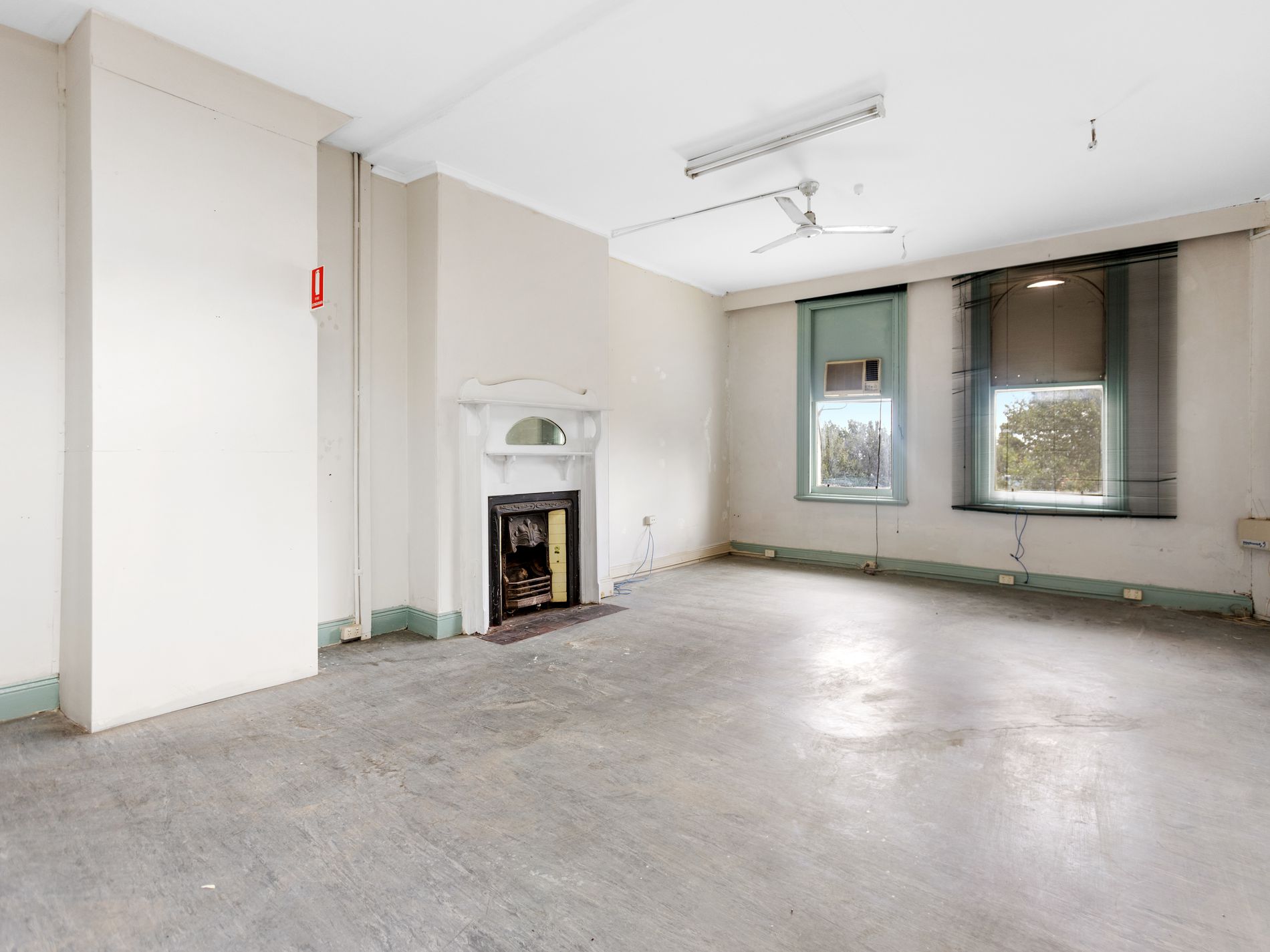 213-215 Nelson Place, Williamstown