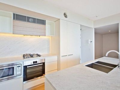 R308 / 200-220 Pacific Highway, Crows Nest