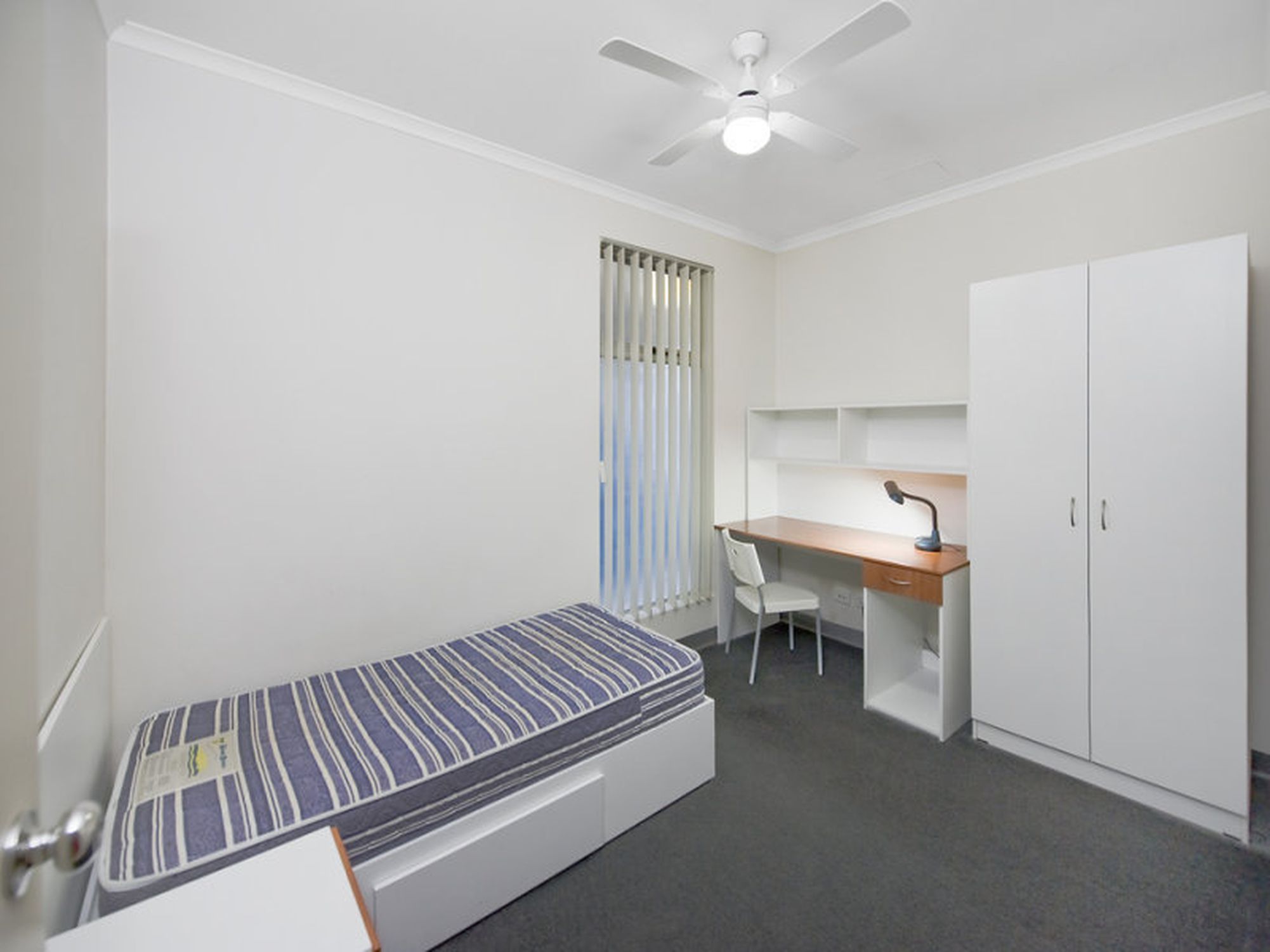 24 / 13 Yates Street, Mawson Lakes