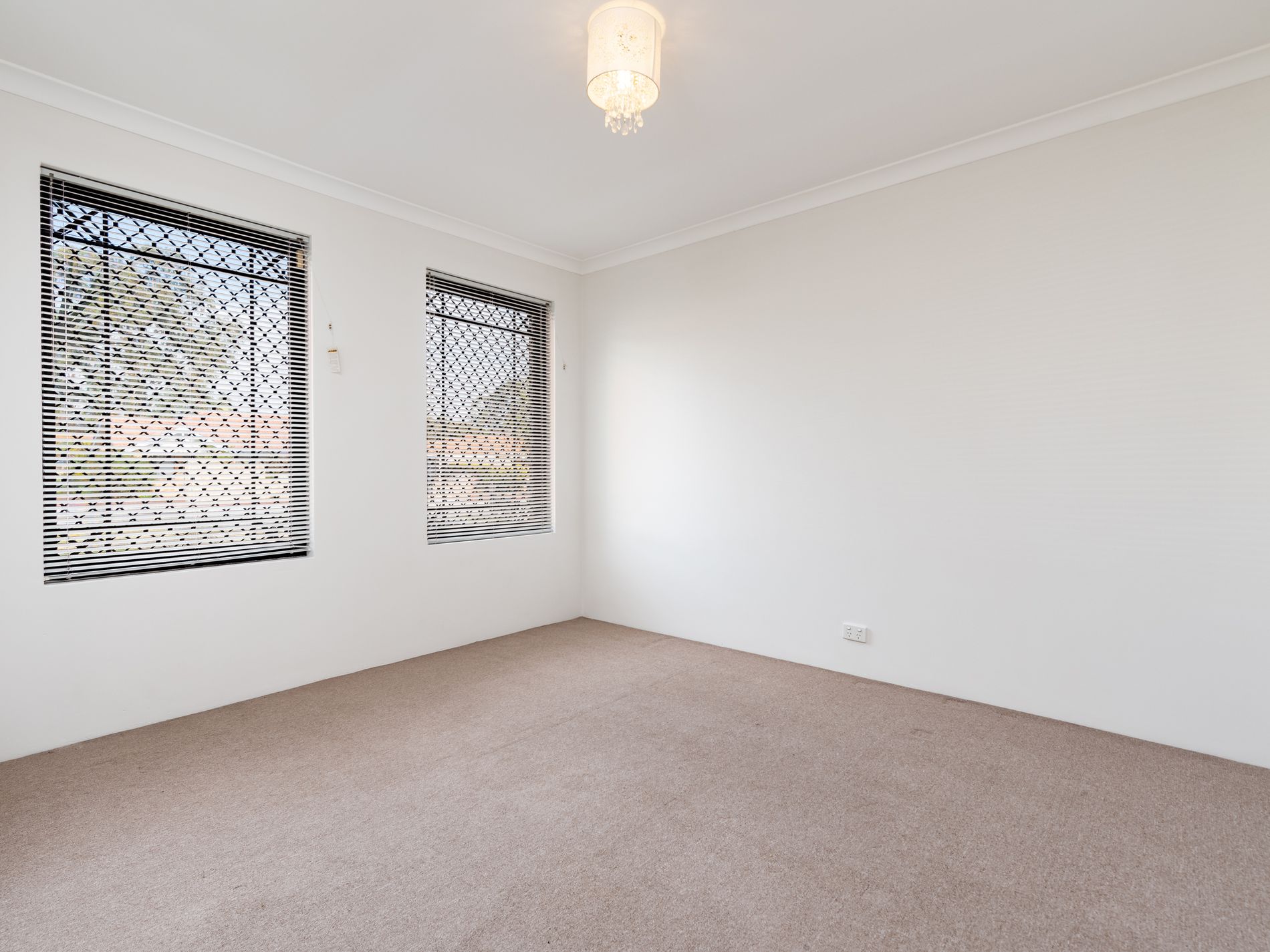 1/31 Holder Street, St James