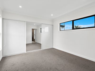 2 / 19 King Street, Lake Illawarra