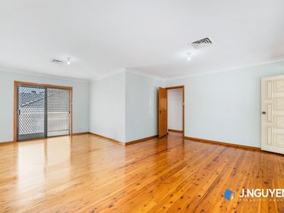 2 Drummoyne Crescent, St Johns Park
