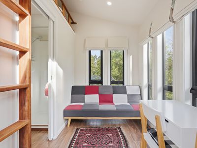 9 Glovers Road, Deep Bay