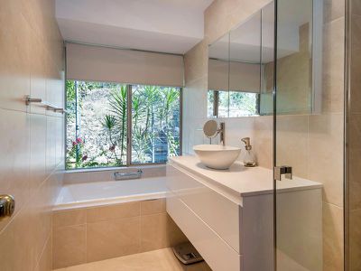 8 Brushwood Drive, Parkwood