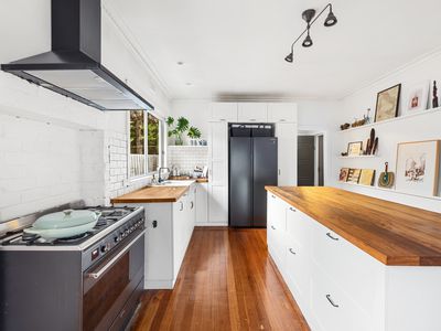 17 Tudor Road, Sunshine North