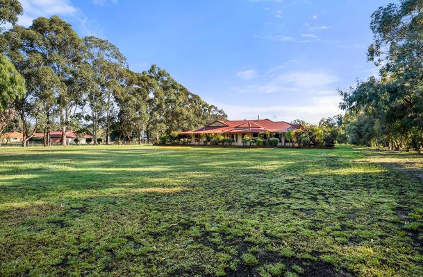 64 Egerton Drive, Serpentine