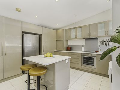 1936 Huon Highway, Grove