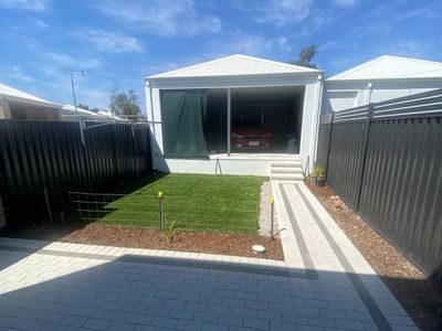240 Leeuwin Boulevard, Bushmead