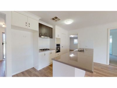 22 Dalbeattie Crescent, Dubbo