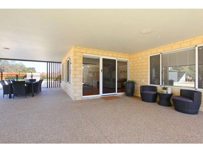 18 Aquanita Rise, Darling Downs