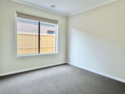 9 Lydney Street, Wyndham Vale