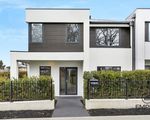 2 Plenty Way, Cranbourne North